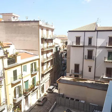 Casa Studenti E Giovani Turisti Fkk - Giochi Di Societa Ed Intimo Party - Volontari Benvenuti Rum i privatbostad Palermo